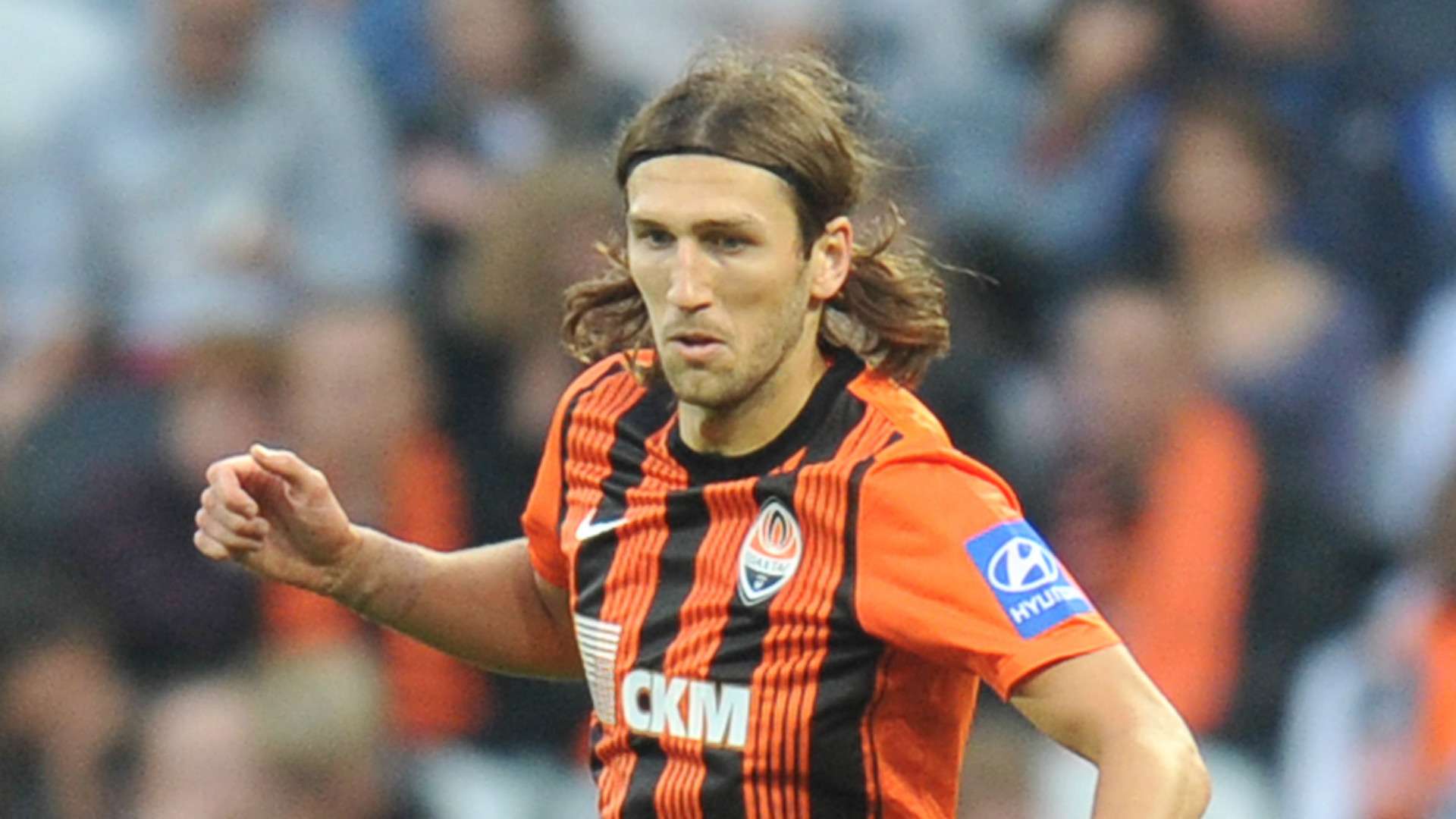 在球场上无 在球场上无