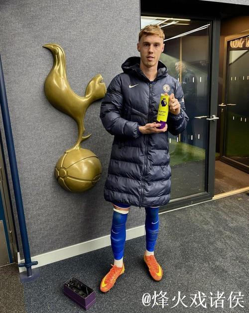 霸气！帕尔默社媒晒捧杯照片：现在再来质疑我们