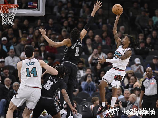 文班手感不佳5中1仅6分 马刺不敌雷霆 开拓者险胜快船