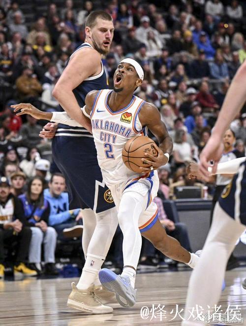 约基奇三双助掘金击败独行侠,76人终结5连败低迷 约基奇三双助掘金击败独行侠,76人终结5连败低迷